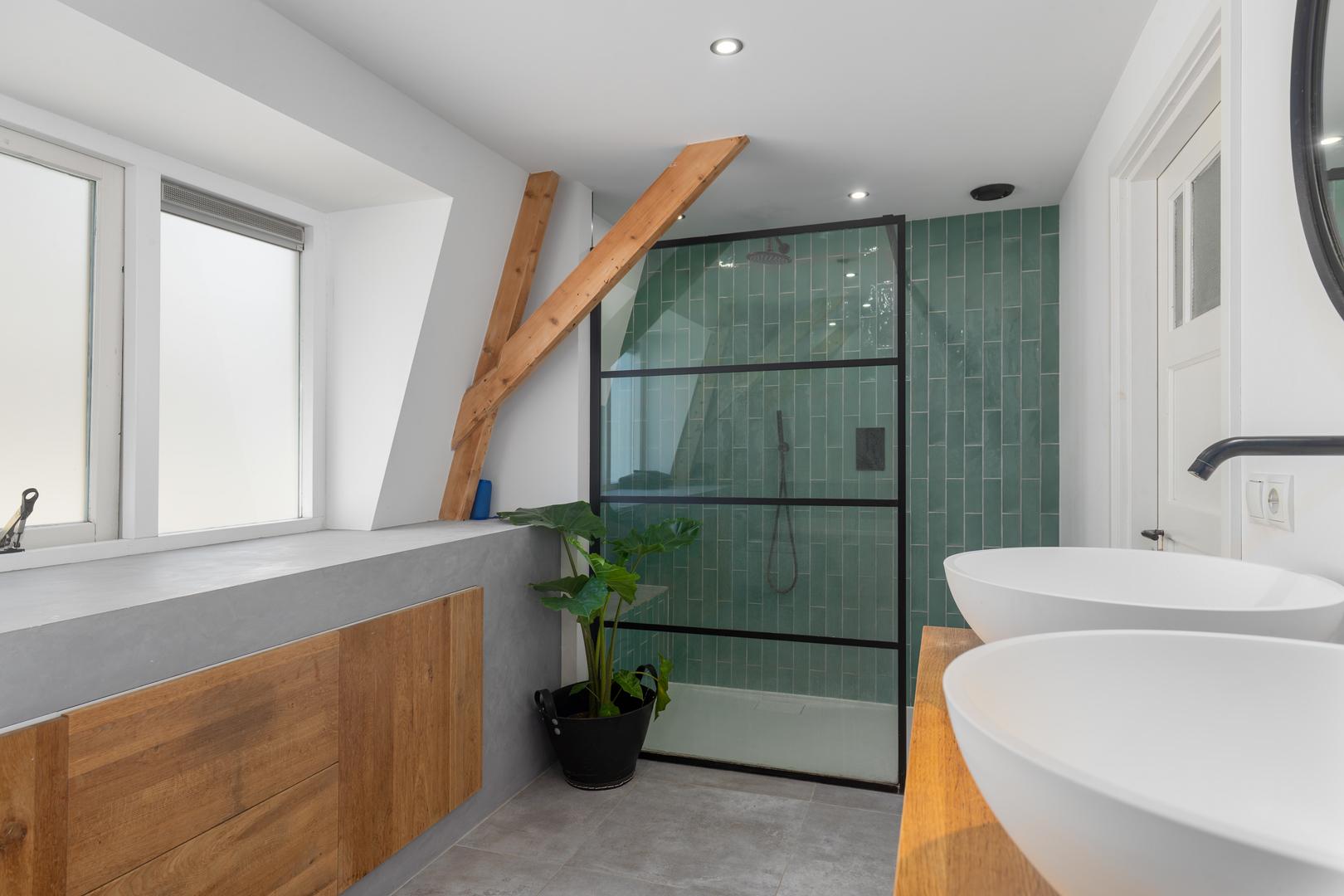 Klussenbedrijf Oord Klussenbedrijf Oord badkamer-renovatie